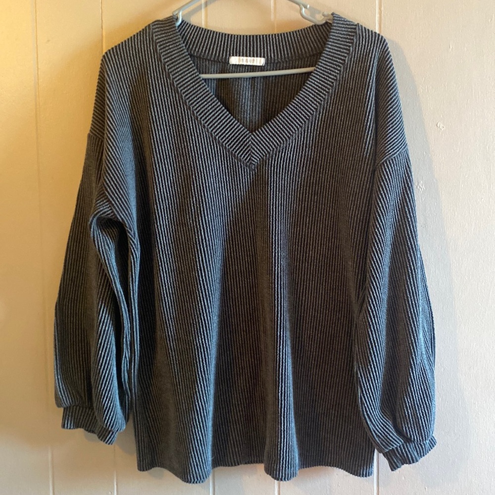 Gray Balloon Sleeve V-neck Sweater